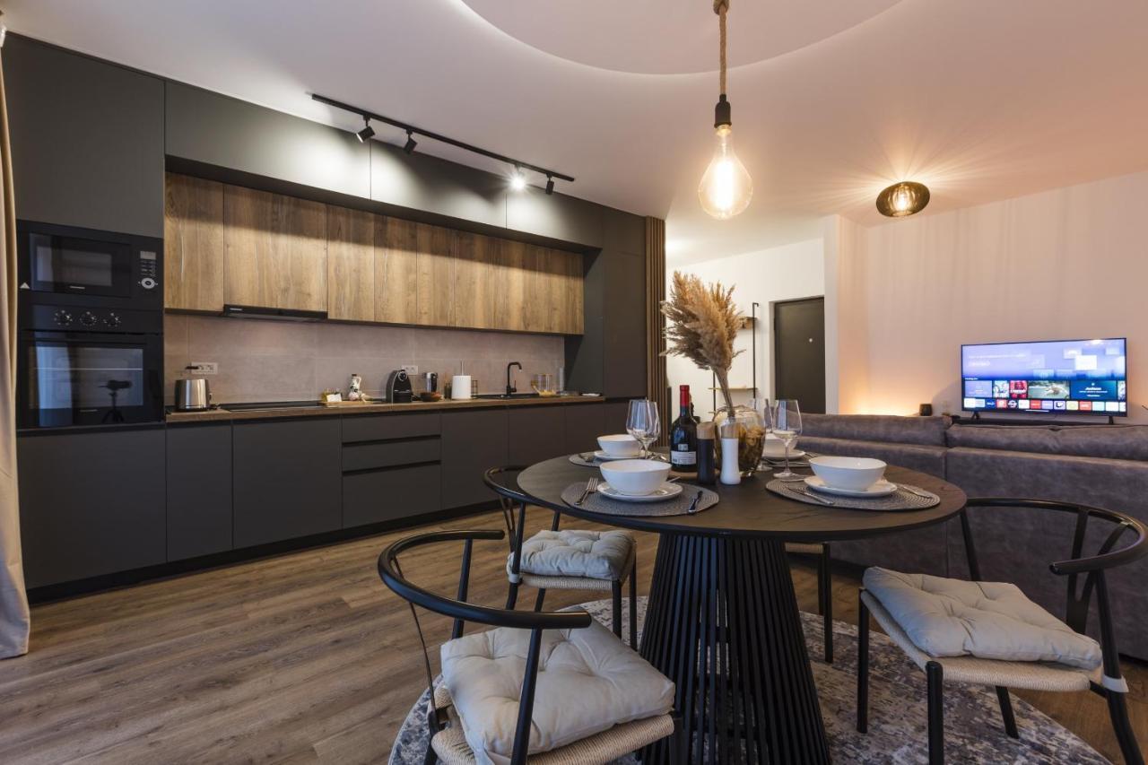 Apartment Near Iulius Mall With Balcony & Private Parking 티미쇼아라 외부 사진