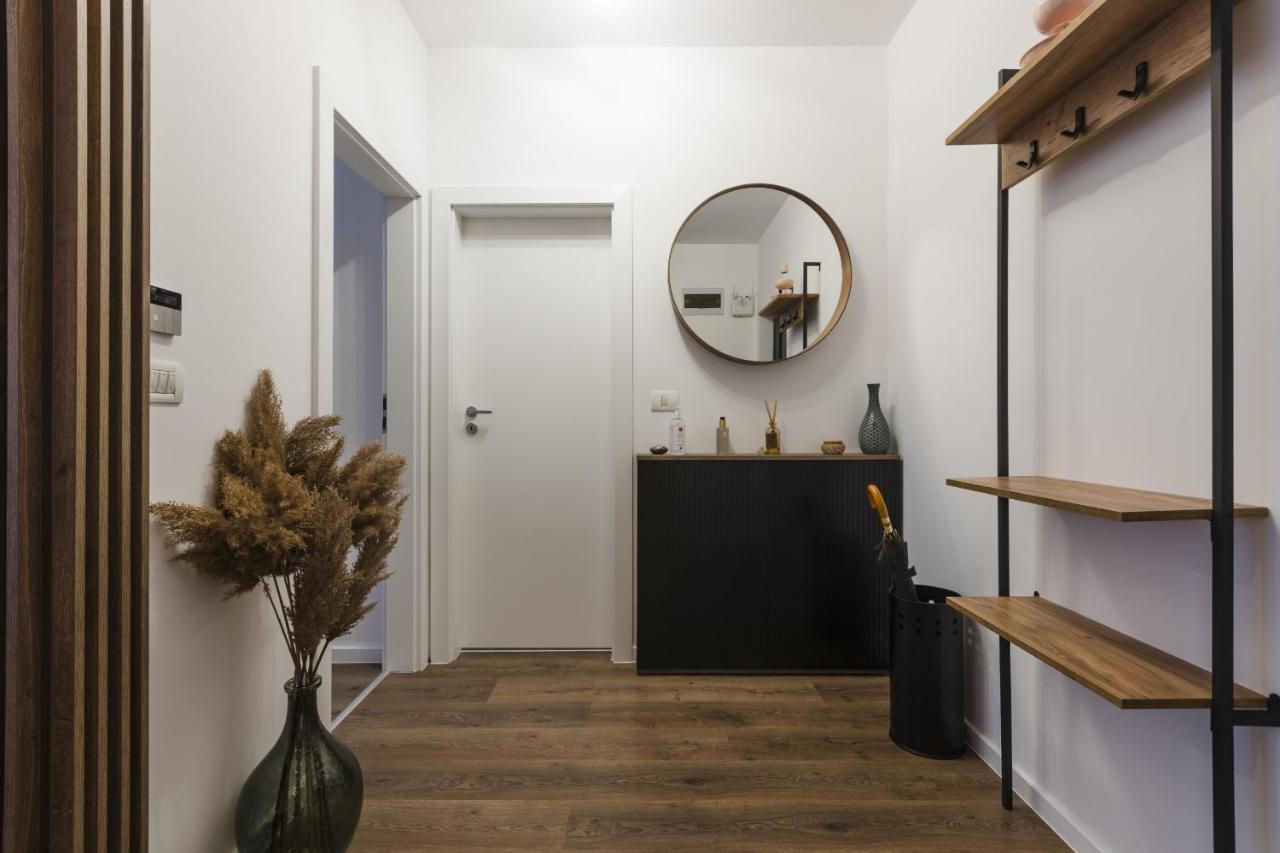 Apartment Near Iulius Mall With Balcony & Private Parking 티미쇼아라 외부 사진