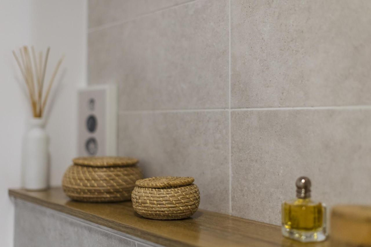 Apartment Near Iulius Mall With Balcony & Private Parking 티미쇼아라 외부 사진