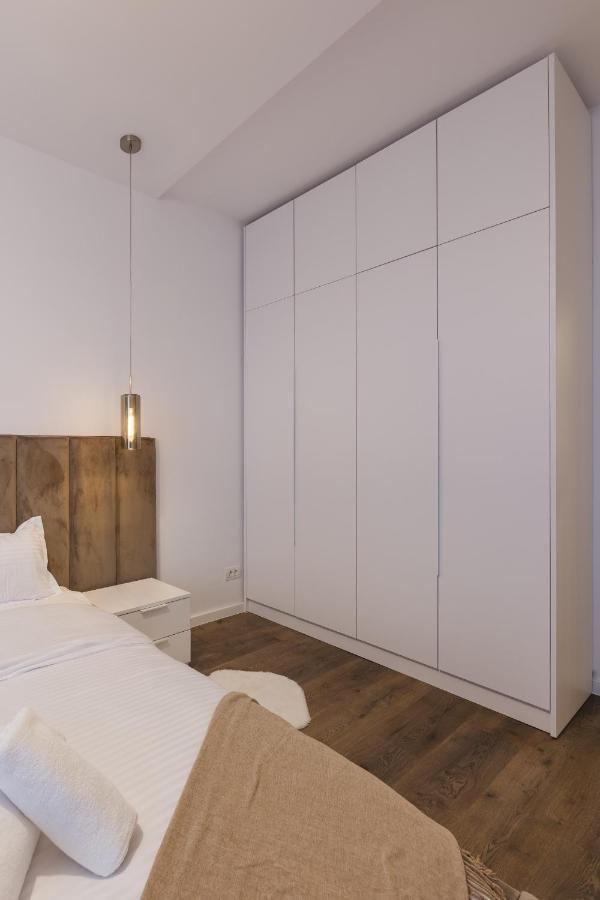 Apartment Near Iulius Mall With Balcony & Private Parking 티미쇼아라 외부 사진