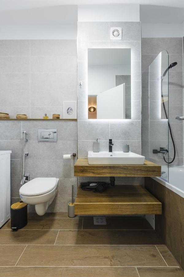 Apartment Near Iulius Mall With Balcony & Private Parking 티미쇼아라 외부 사진