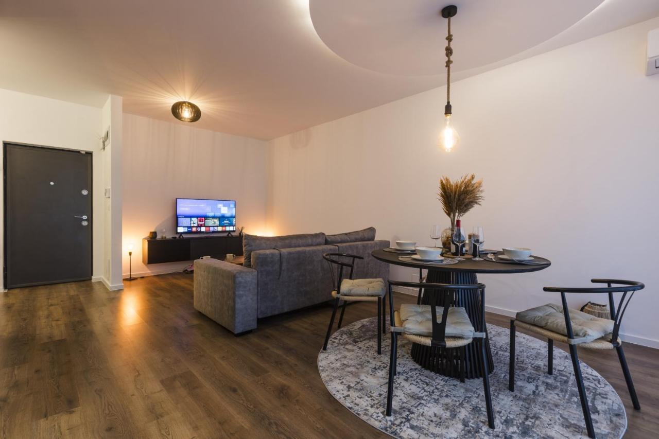 Apartment Near Iulius Mall With Balcony & Private Parking 티미쇼아라 외부 사진